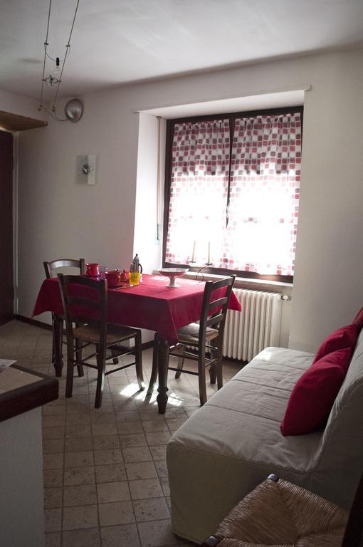 Di-Vinodormire La Morra Zimmer foto