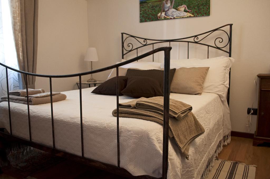 Di-Vinodormire La Morra Zimmer foto